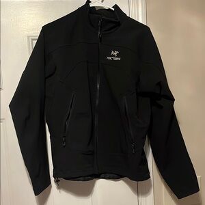 Arc'teryx Black Soft-shell Gamma LT-Women’s Size Large (12-14)